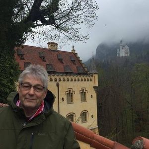 Meet your Posher, Dennis